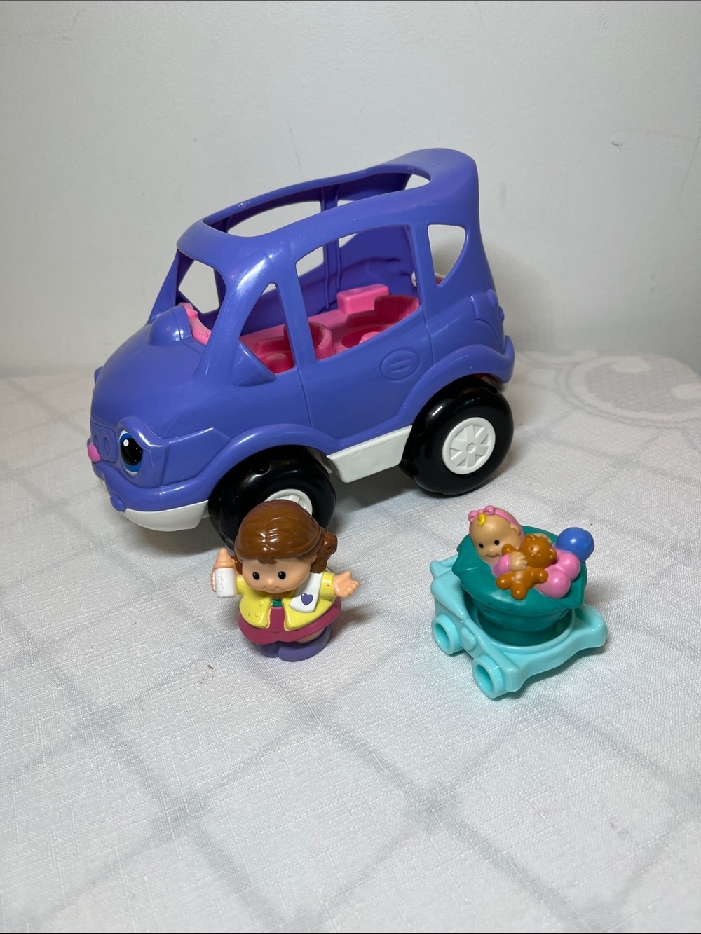 LITTLE PEOPLE Lil' Mover SUV, interactive sounds
Vintage
FISHER PRICE
